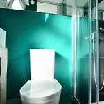 Hostal Avenue &