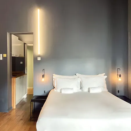 Avenue & ホステル *